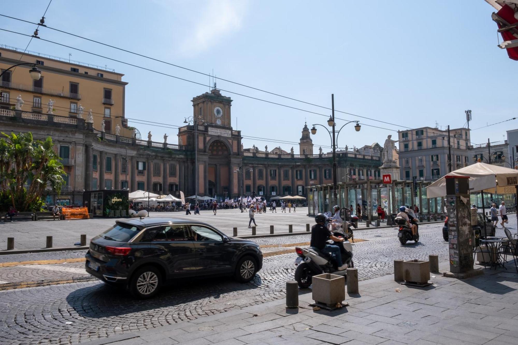 Ferienwohnung Colibri A Piazza Dante Neapel Exterior foto