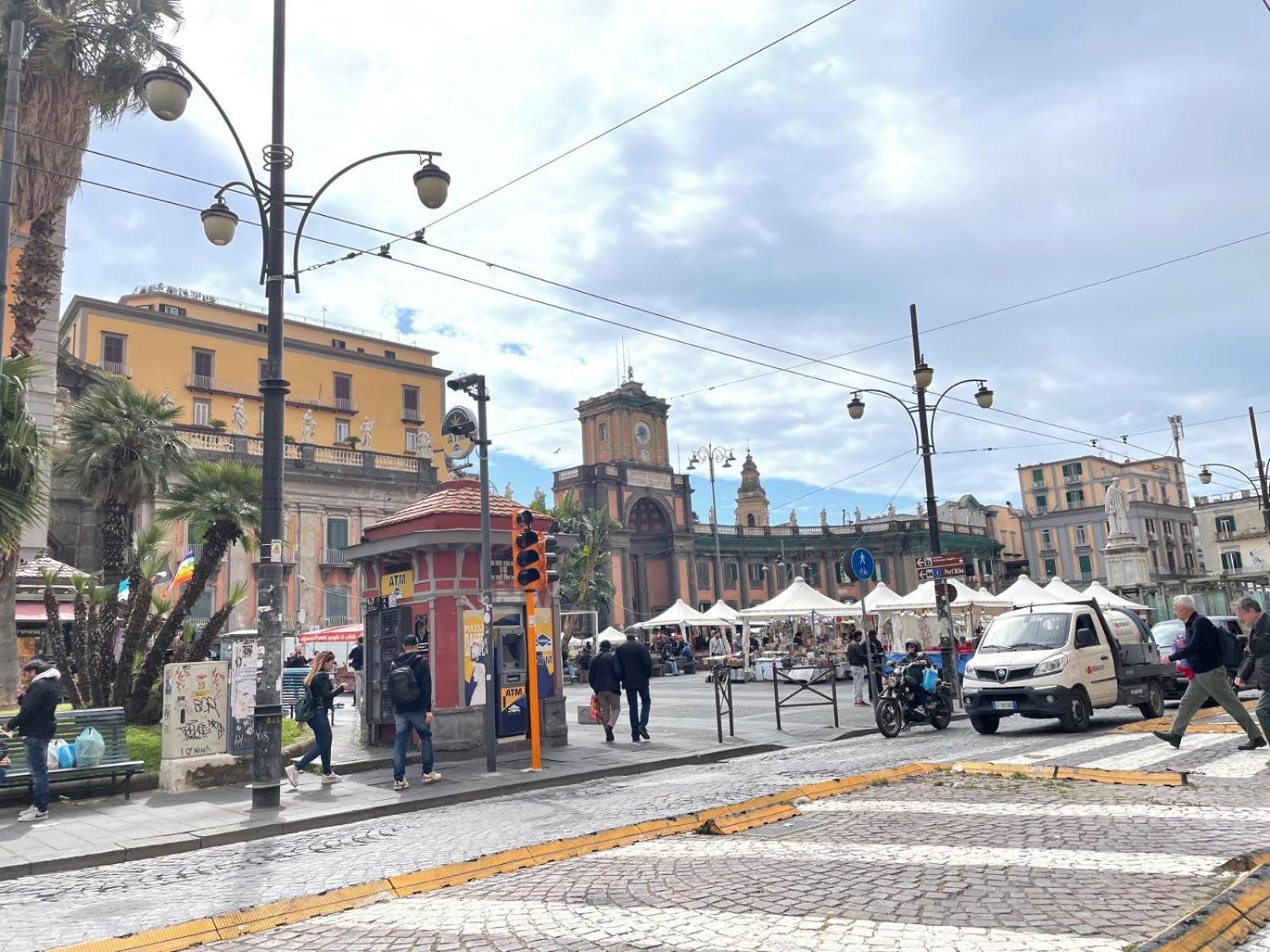 Ferienwohnung Colibri A Piazza Dante Neapel Exterior foto